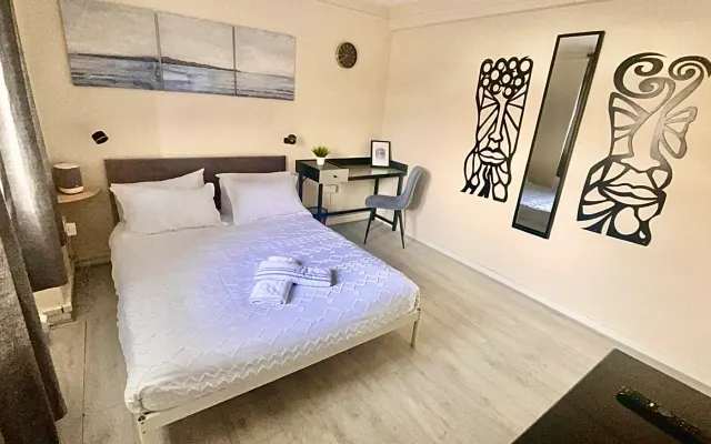 Schönes großes Doppelzimmer, 15 Minuten vom Zentrum entfernt