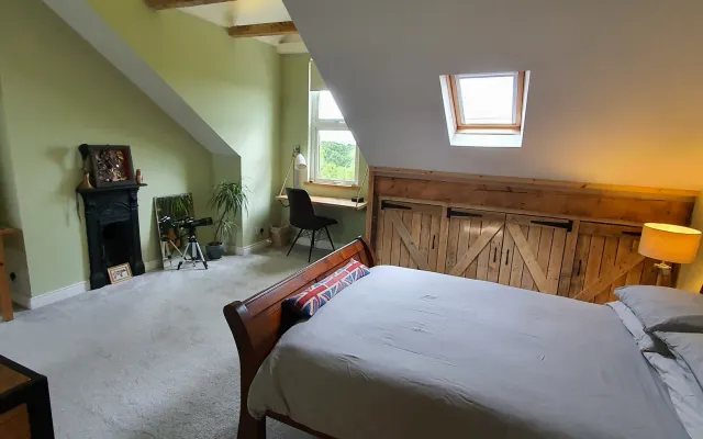 Long and short term self-contained apartment in Leeds. Great view!