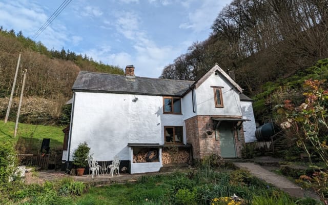 Dreamy Fairytale Cottage Retreat