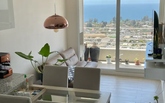 Bellissimo appartamento con vista mare e posto auto privato.