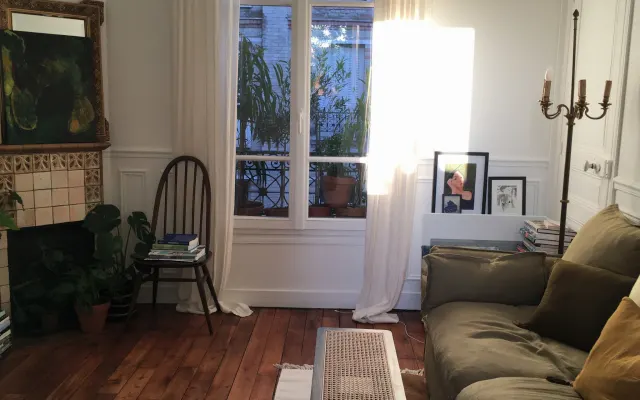 Entire cosy and safe parisian flat on your own !