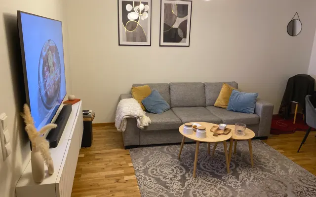 Gemütliche und neue Wohnung 15 Minuten mit dem Auto vom Stadtzentrum...