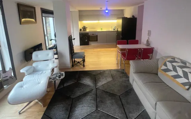 Amplio apartamento de 1 dormitorio a 10 minutos a pie del centro de la