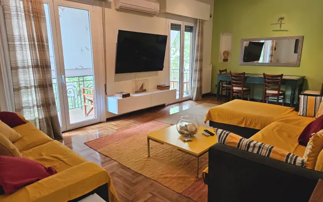 3 bedder condo in Ilisia/Megaro Mousikis