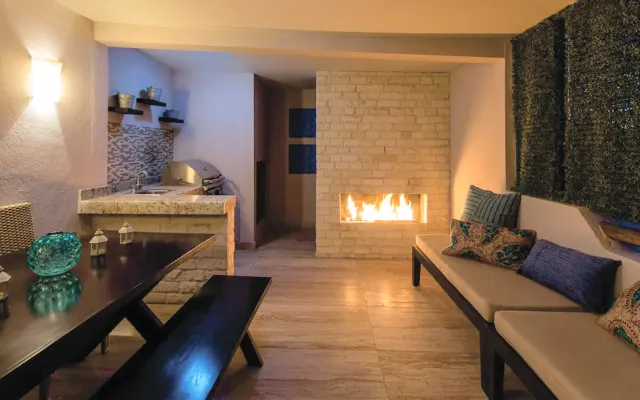 Irresistible 2BD PH Close to Beach