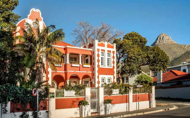 La Villa Rosa Guest House & Self-Catering Apartments