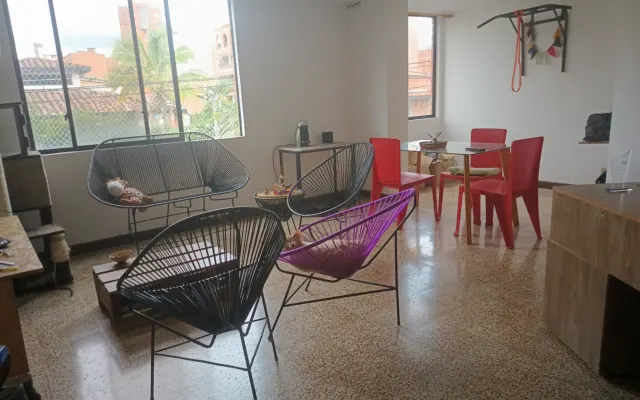 Die Wohnung befindet sich in Estadio, nur wenige Schritte vom Bahnhof...