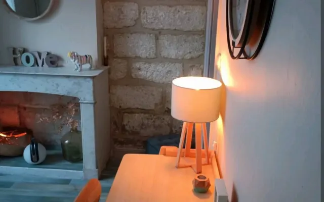 bedroom private bathroom