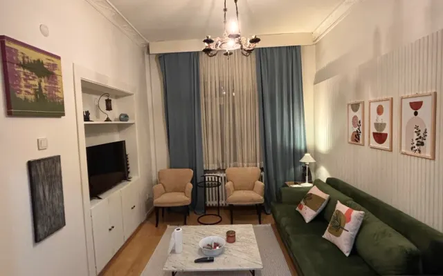 Appartamento accogliente e confortevole nel quartiere Cihangir/Taksim. 