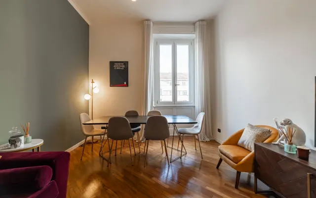 Chambre lumineuse avec salle de bain privée et balcon - très proche...