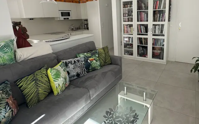 Stilvolle & geräumige neue Wohnung Terrasse in Nizza Centre Port...