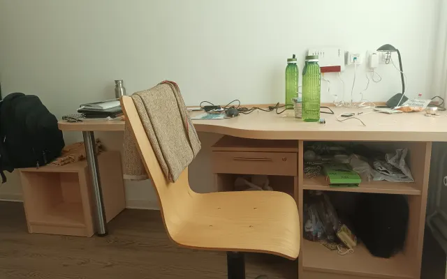Camera separata vicino a Rewe, Netto e all'Università di Kiel.