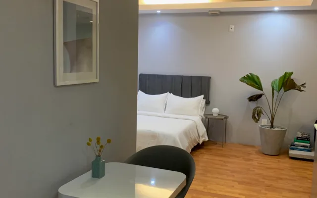 Studio-LOFT pratico e confortevole in una zona eccellente.