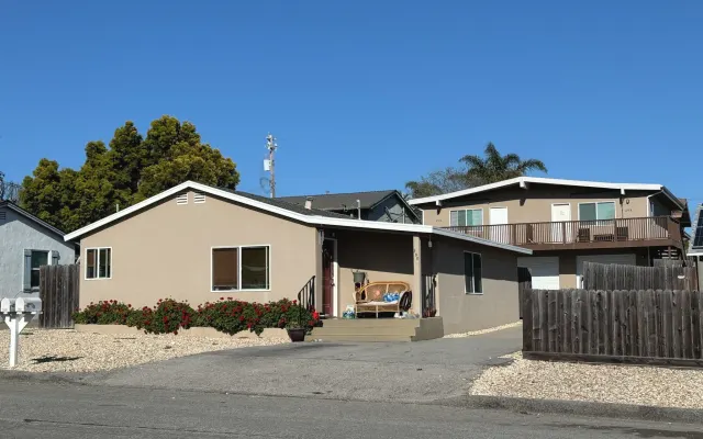 Des blocs d'appartements modernes à proximité de la plage !