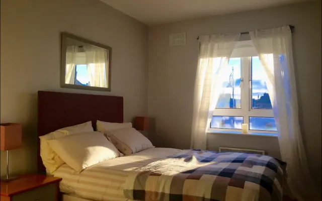 Amazing En-suite Doppelzimmer in geräumigen hellen modernen Wohnung
