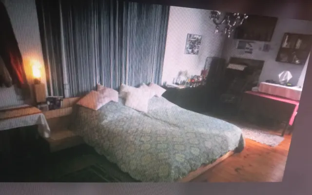 Chambre située au centre, scène gay à proximité.