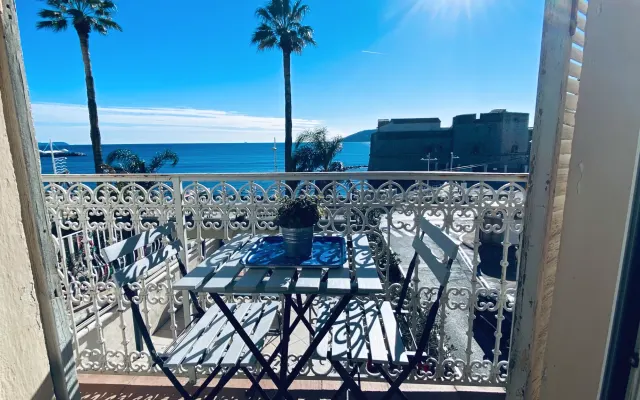 Appartement face aux plages du Mourillon