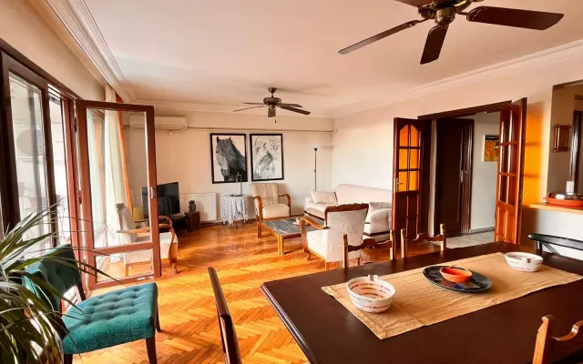 Maison calme et spacieuse à Cihangir