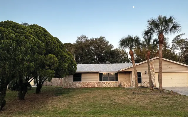 Rilassatevi e distendetevi sulla Space Coast.