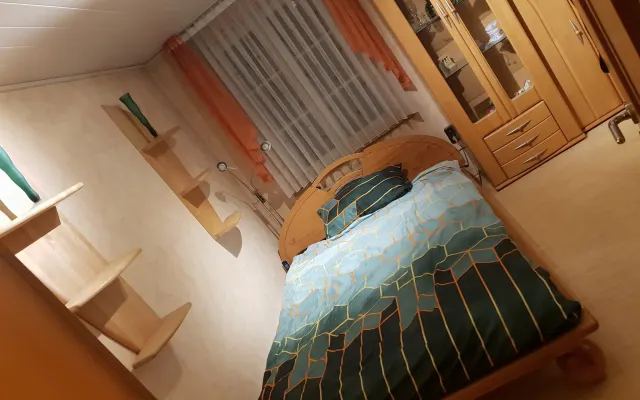 Camera da letto in un piccolo villaggio, perfetta per rilassarsi in un