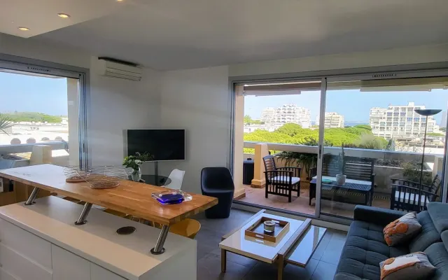 Superb apartment with corner terrace and panoramic view