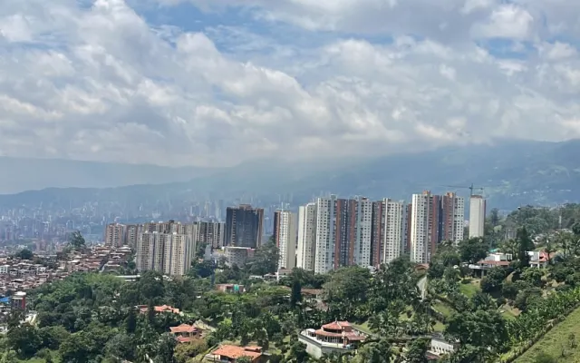 Bel appartement plein de
Confort, tranquillité et sécurité.