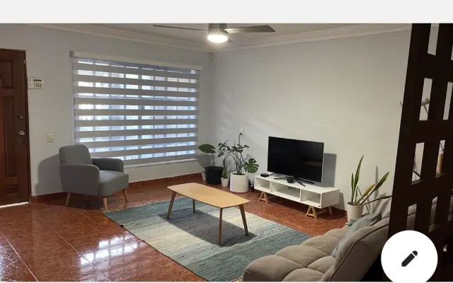 Quarto privado perto do Estádio Rayados de Monterrey