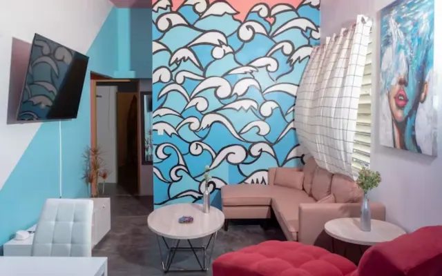 CASA VIBE| Large Home | Rooftop Pool | 2- Car Driveway| Central