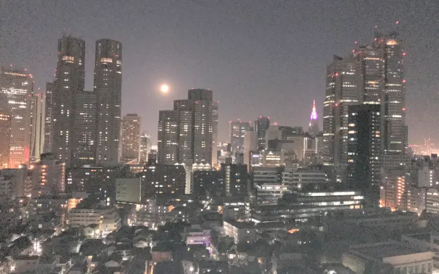 Fantastische Aussicht und gemütliche Wohnung in Nishishinjuku, 2...