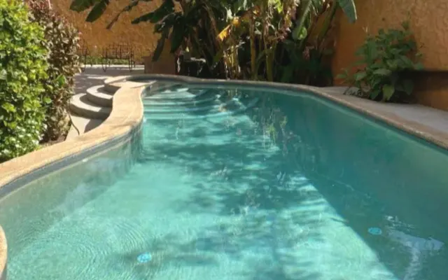 Casa con piscina in una proprietà sicura e discreta