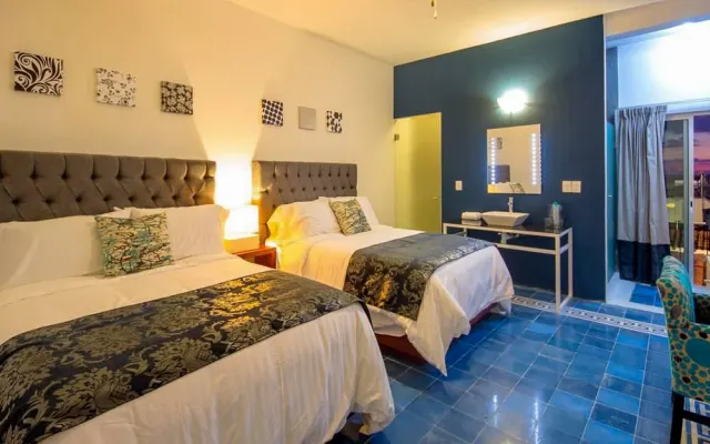 AZUL, perfect for a group of 4 friends who want to have a good time in 