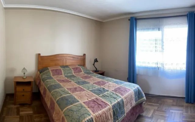 Great Townhouse, Centrally Located, Secluded Gem