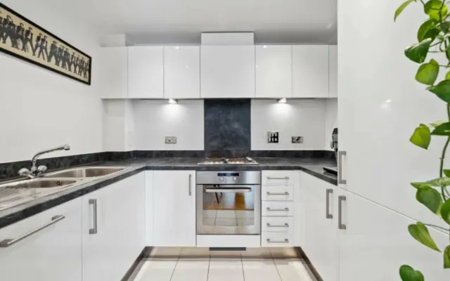 Helle, geräumige Wohnung mit einem Schlafzimmer in Battersea Power...
