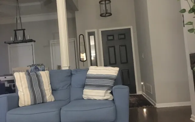 Hermosa casa en un lote de 1 acre. Muy limpio y ordenado. Cama...