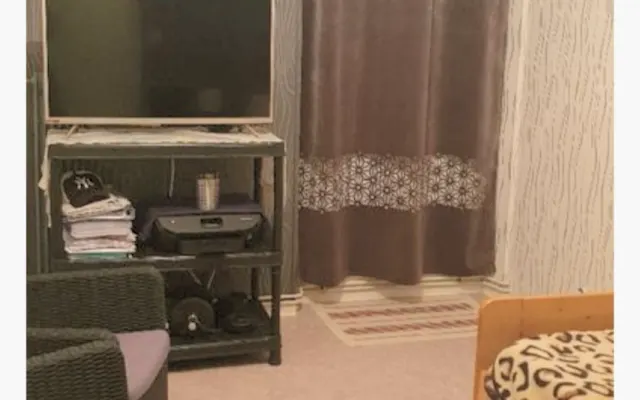 Ein Zimmer in der Nähe von Deutschland 600m und allen Transportmitteln