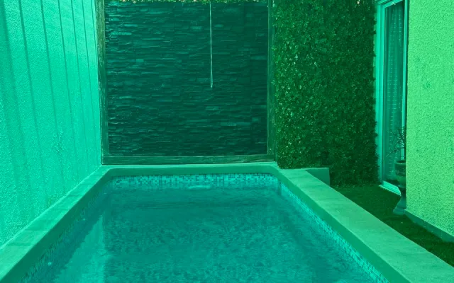 Quarto numa casa numa subdivisão residencial com segurança 24 horas...