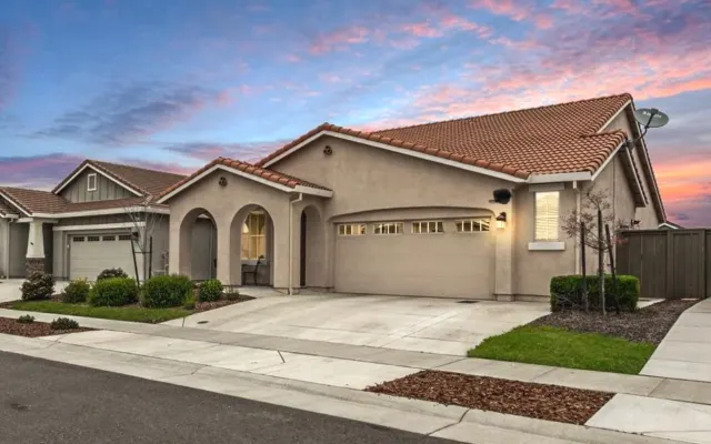 Hola tengo una habitación en el oeste de Roseville.