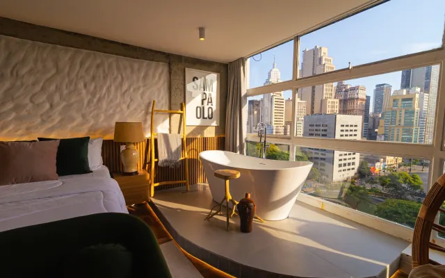 Bathtub with a view | 17th floor | Mirante do Vale