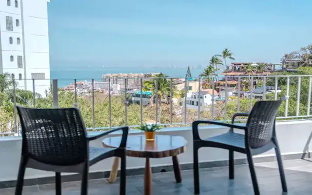 *Vista para o mar*WiFi rápido*Próximo da Cidade Velha*Estacionamento*AC...