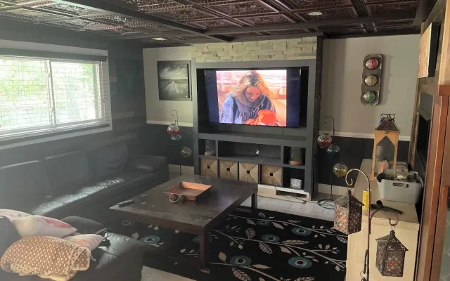 Couple to share space in our spacious quiet home. Were fun couple
