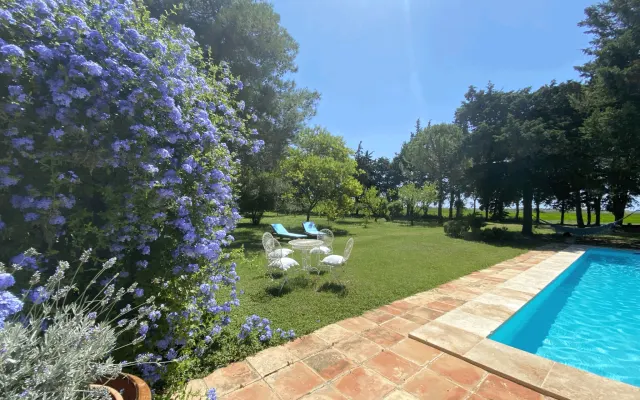 Beautiful apartment 10 minutes from Arles. Boarder Camargue/Provence