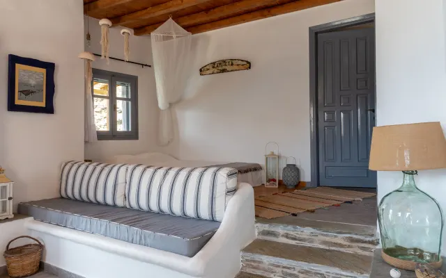 Vathi Balcon Tinos