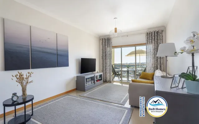 BnB Homes Apartment with Ocean view relax Terrace & 2 Swimming pools