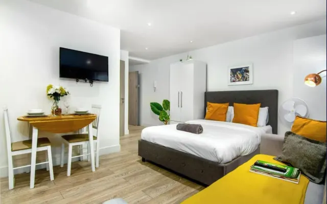 Rainbow Studio Flat Haven in Creative Bricklane