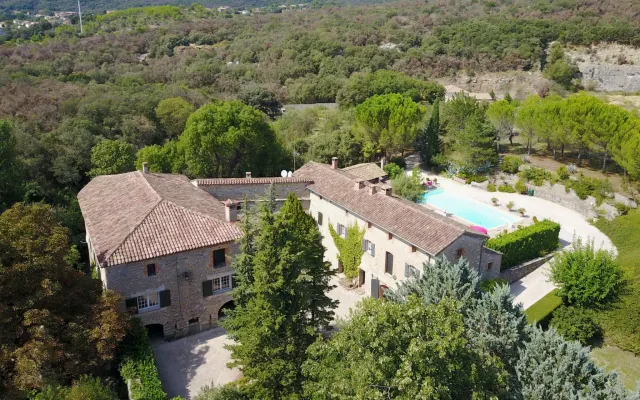 Cosy gite in an 18th century farmhouse perfect for 2/4 people ;)