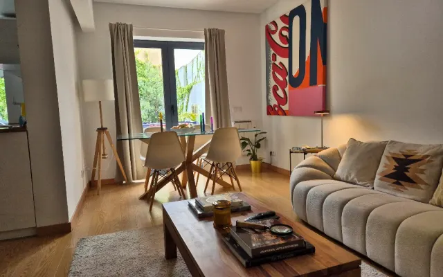Accogliente appartamento con giardino sul retro a Lisbona