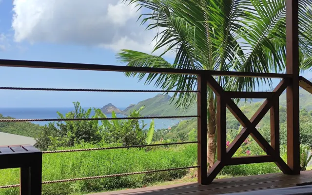 Faré/privater freistehender Bungalow mit Meer- und Bergblick