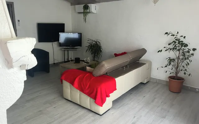 Bela casa num bairro tranquilo e discreto!