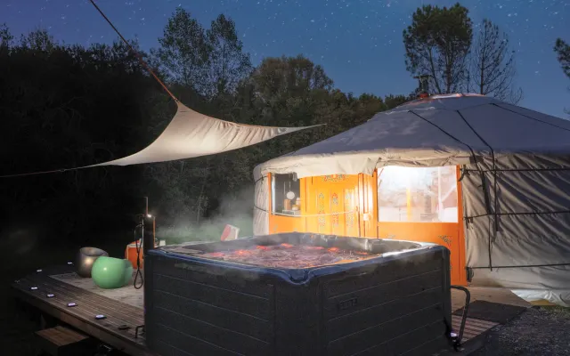 LOST IN SENSATIONS- Yurta bohemia chic, SPA XXL y piscina climatizada