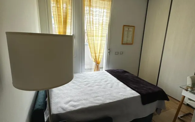 Habitación en piso de lujo SACRO CUORE BO estación central